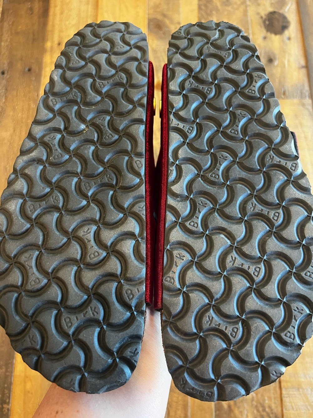 Birkenstock Arizona Big Buckle Velvet Burgundy Wine Sandals EU 40 NWOT Rare Luxe - Picture 5 of 5